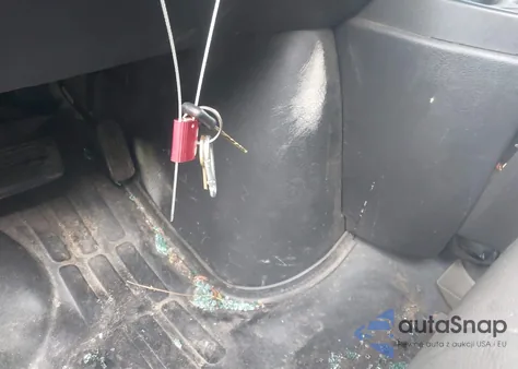 2004 Chevrolet Express from USA, damaged, VIN 1GCHG39U841111529